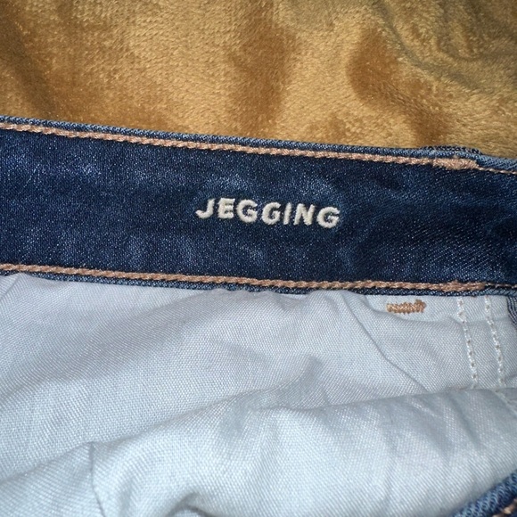 American Eagle Dark Wash Skinny Jean Jeggings - Picture 5 of 6